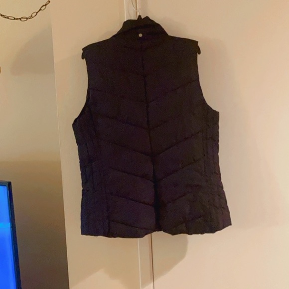 NAVY BLUE PUFFER VEST SIZE 8 - Picture 2 of 7